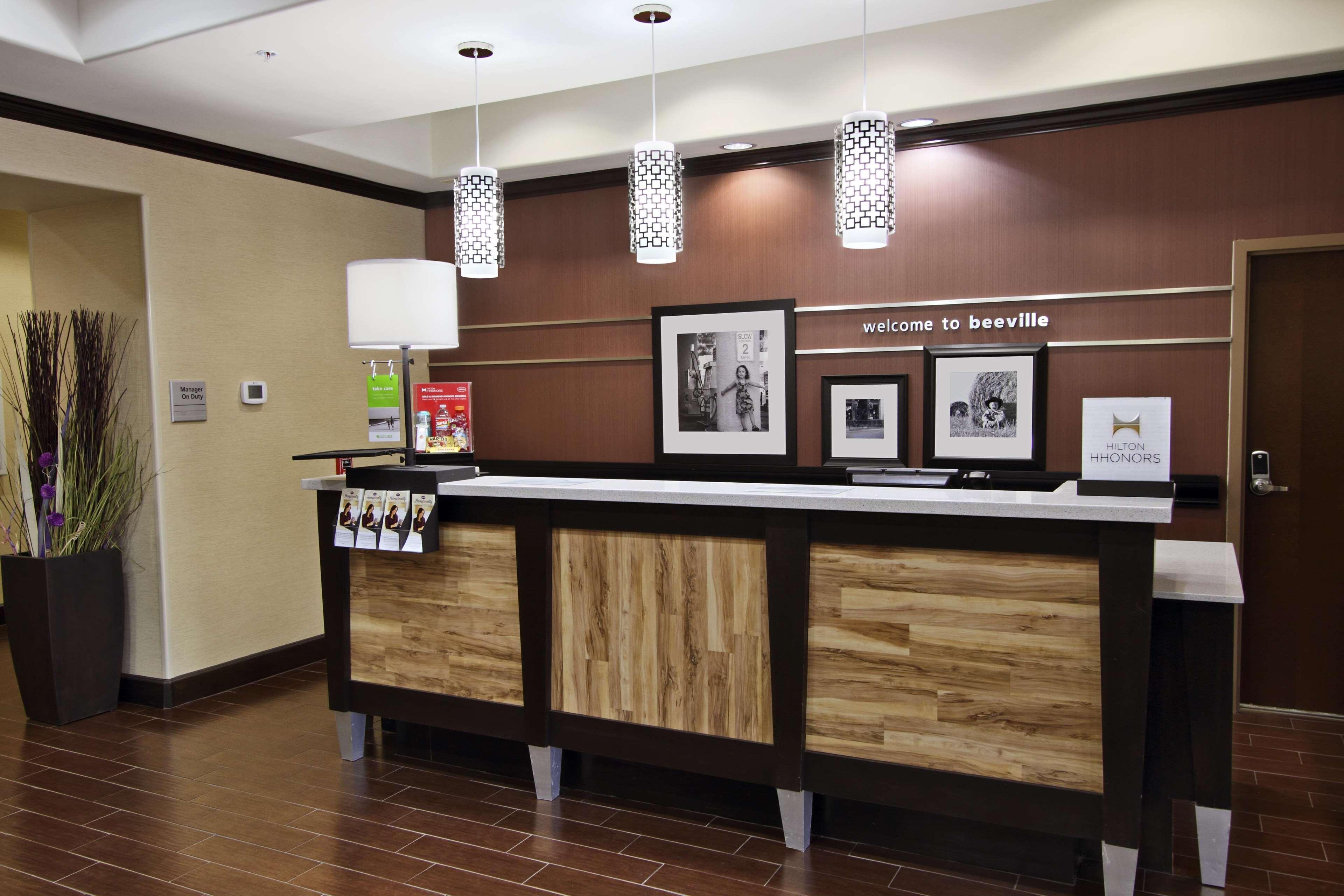 Hampton Inn Beeville Exterior foto